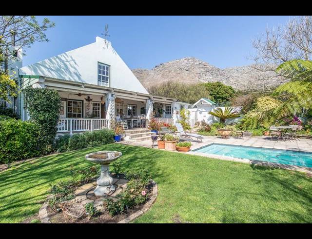 3 BEDROOM HOUSE FOR SALE IN LAKESIDE